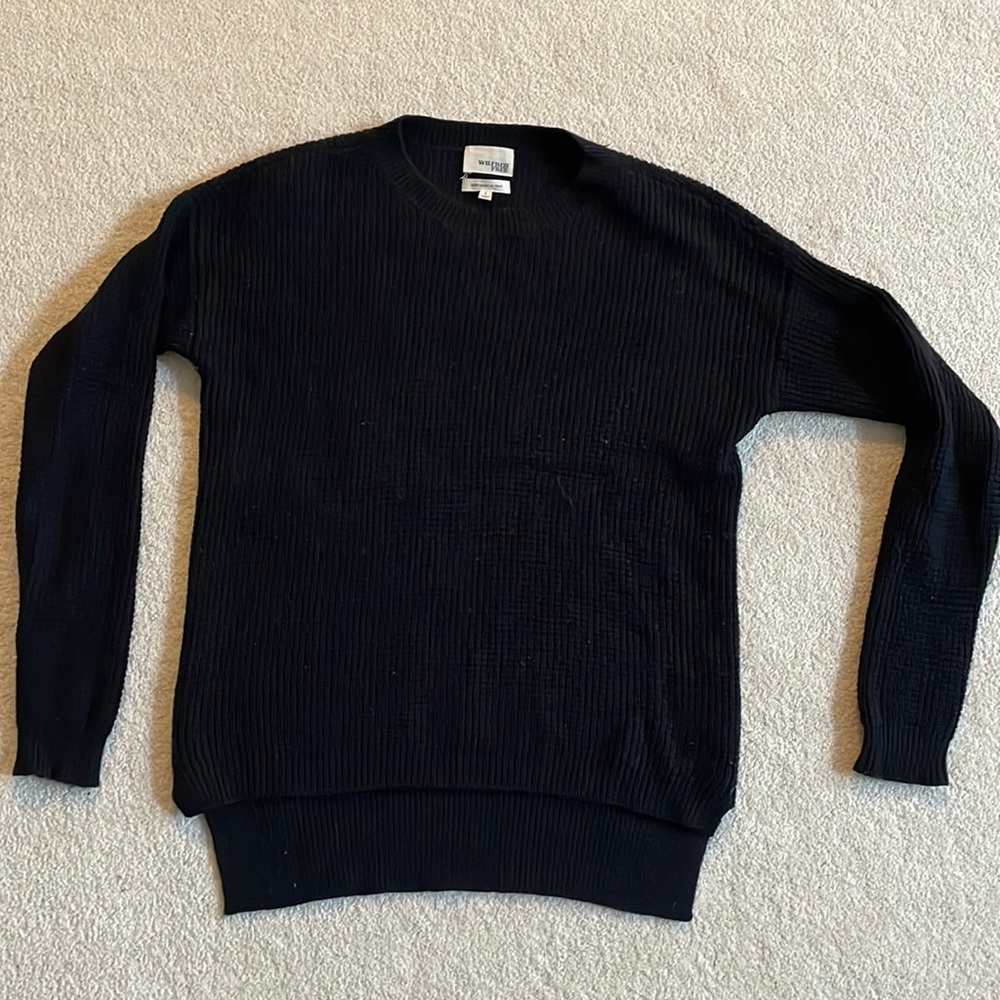Wilfred free Sz S black Italian wool crew neck sweater like new condition.